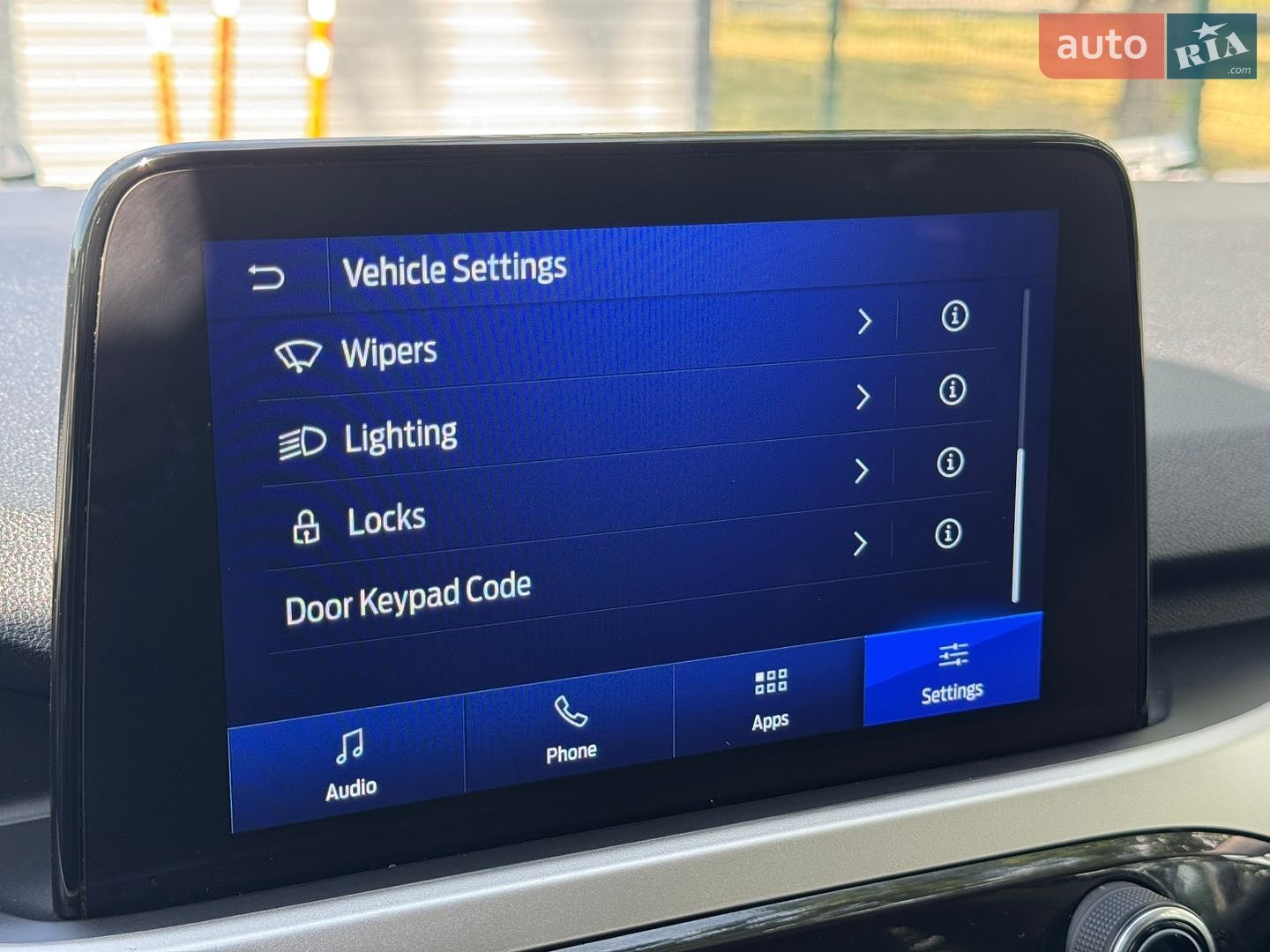 Ford Escape 2019 VIN 1FMCU0G62LUA12560 фото оголошення 29 з 51