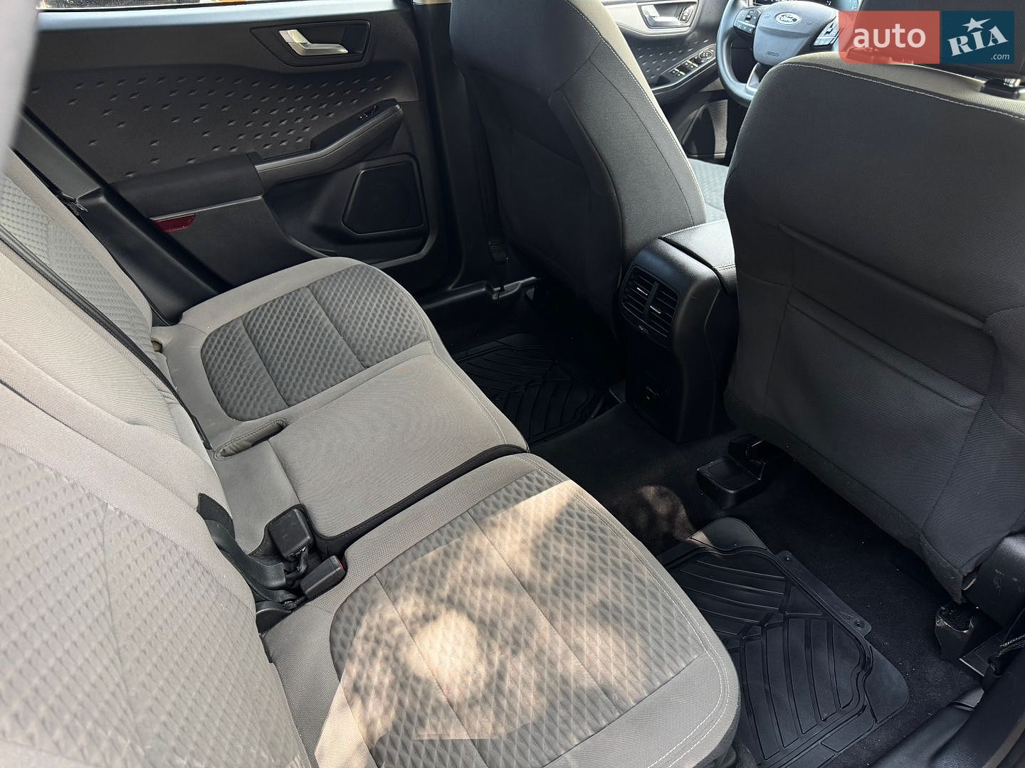 Ford Escape 2019 VIN 1FMCU0G62LUA12560 фото оголошення 37 з 51