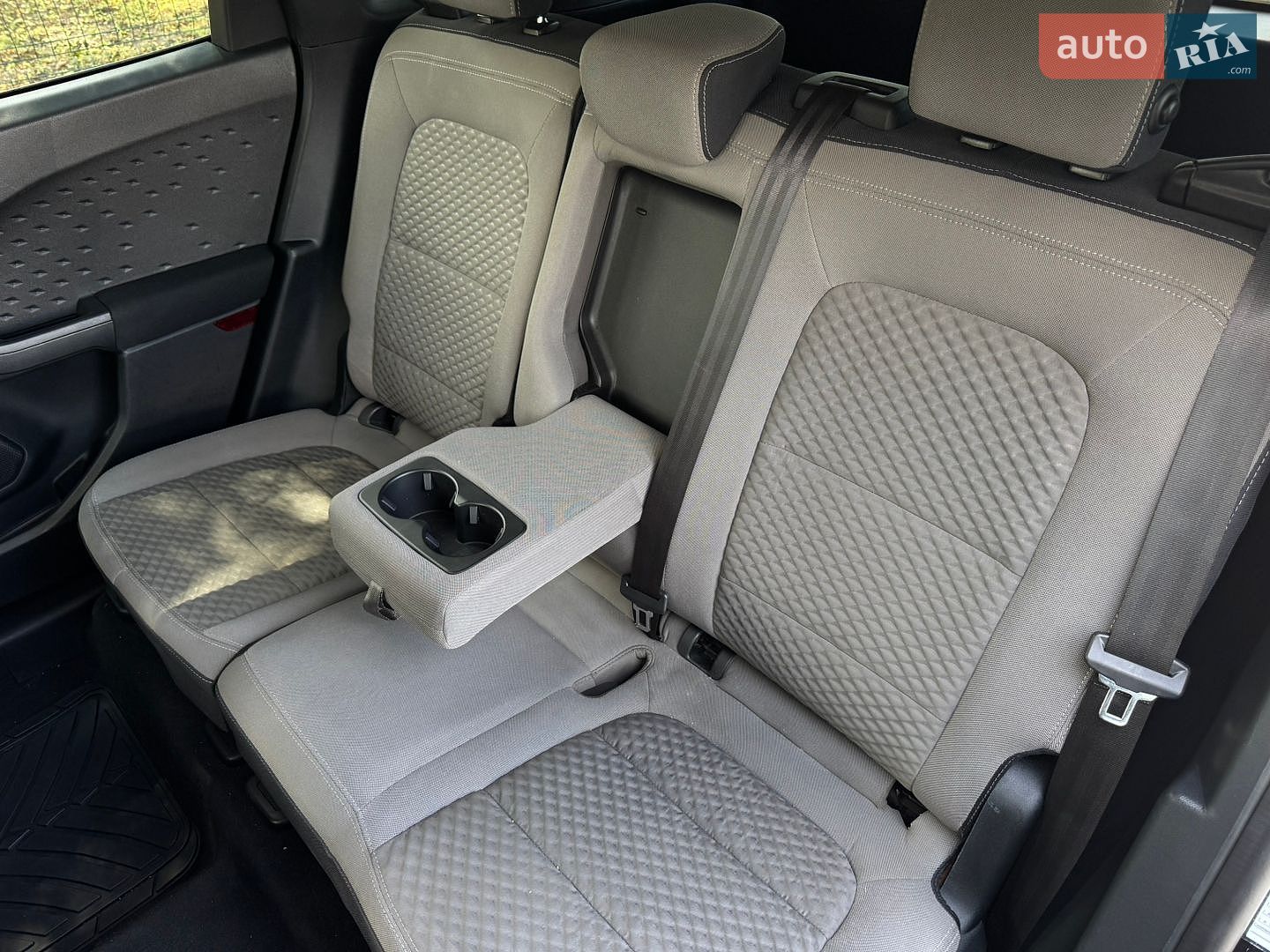 Ford Escape 2019 VIN 1FMCU0G62LUA12560 фото оголошення 35 з 51