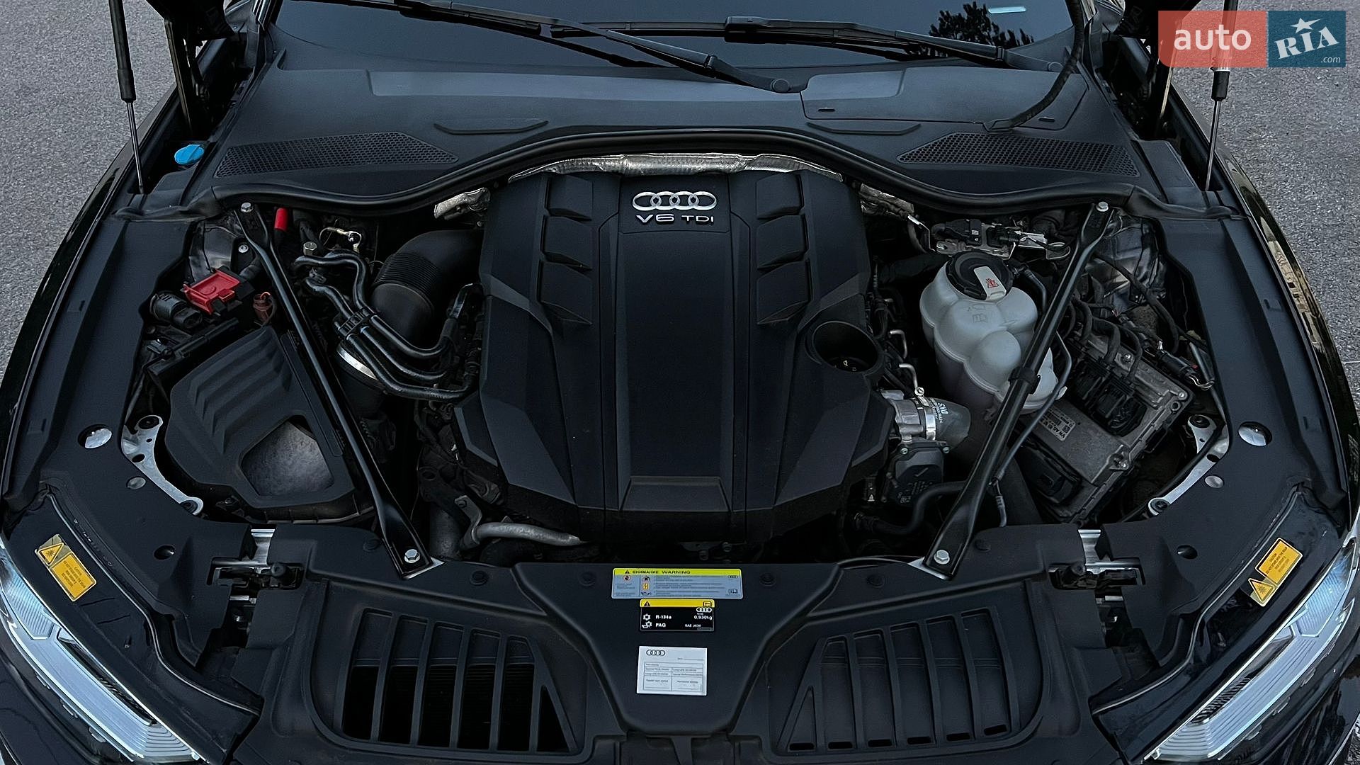 Audi A8 2018 VIN WAUZZZF84JN008392 фото оголошення 30 з 30