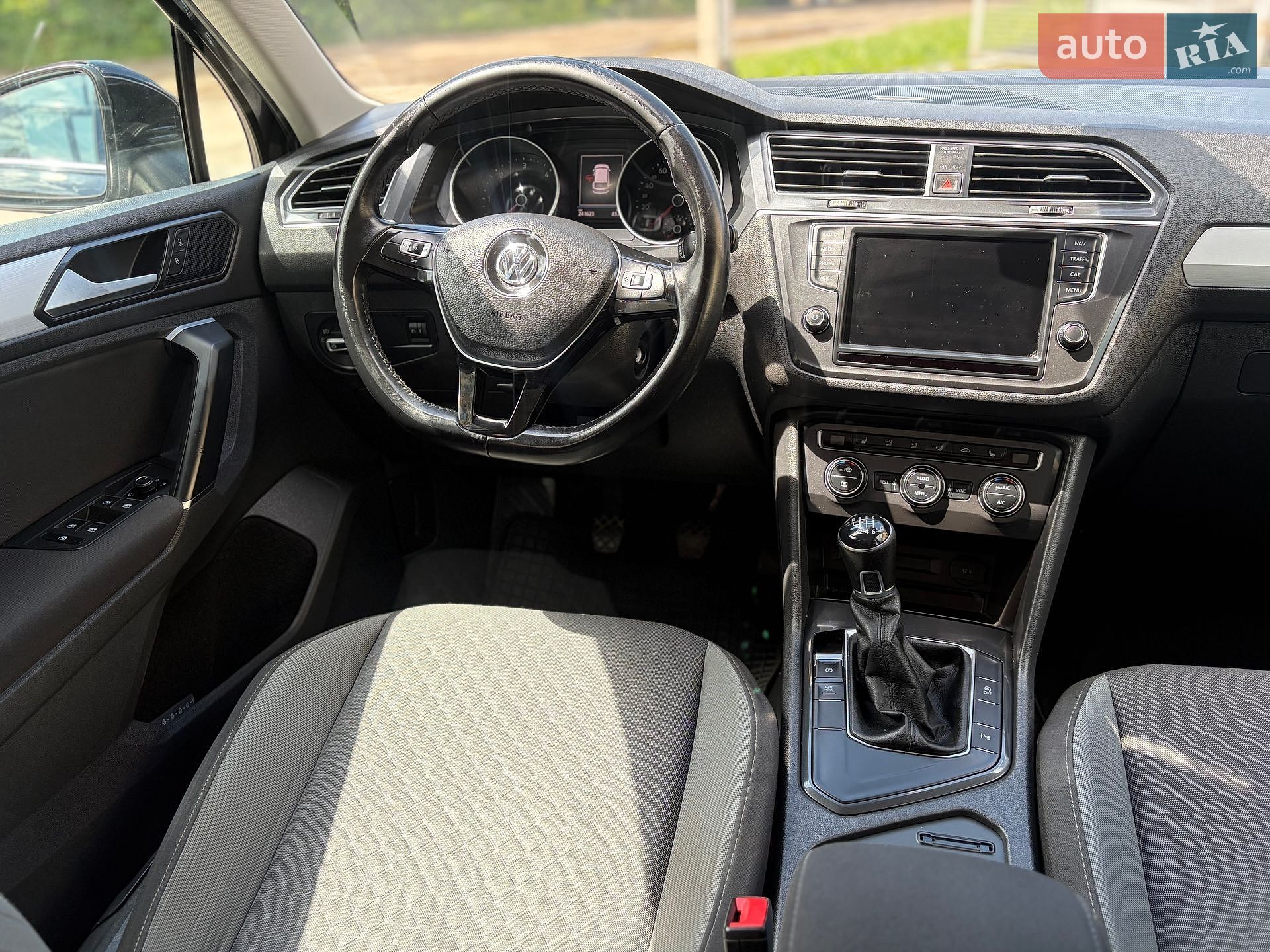 Volkswagen Tiguan 2016 VIN WVGZZZ5NZHW341213 фото оголошення 21 з 38