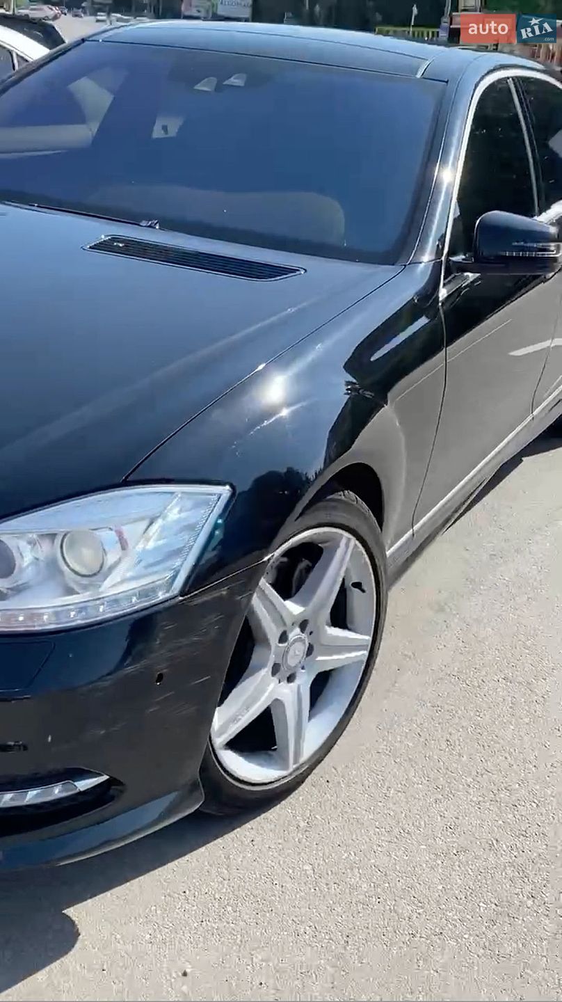 Mercedes-Benz S-Class 2011 VIN WDDNG8GB2BA387788 фото оголошення 2 з 5