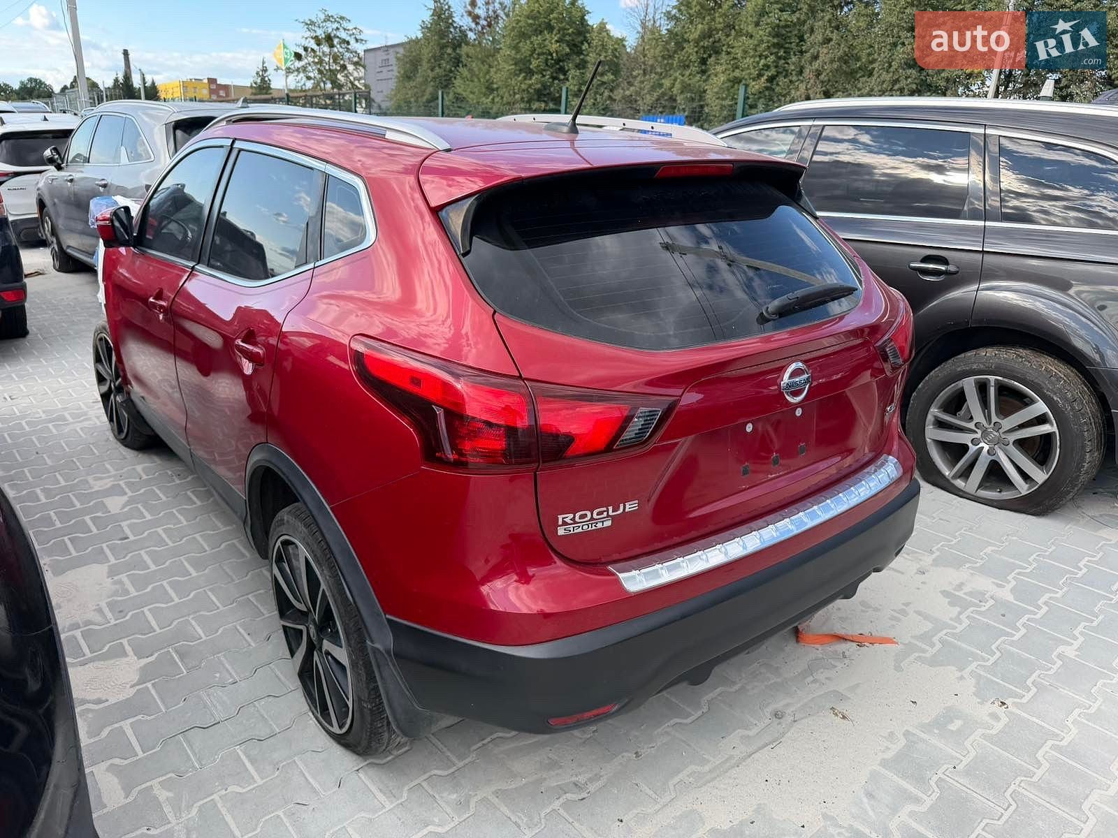 Nissan Rogue Sport 2017 VIN JN1BJ1CP4HW018176 фото оголошення 2 з 20