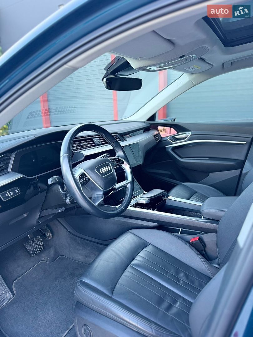 Audi e-tron 2019 VIN WAUZZZGEXLB007563 фото оголошення 9 з 20