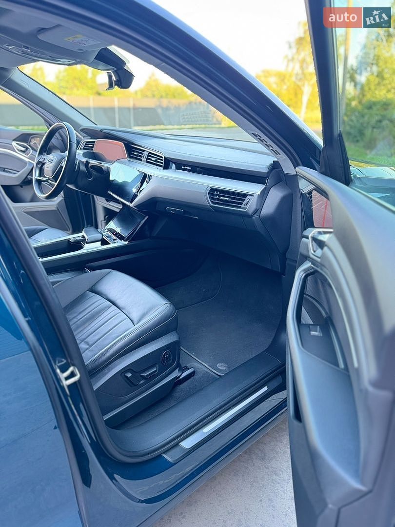 Audi e-tron 2019 VIN WAUZZZGEXLB007563 фото оголошення 7 з 20