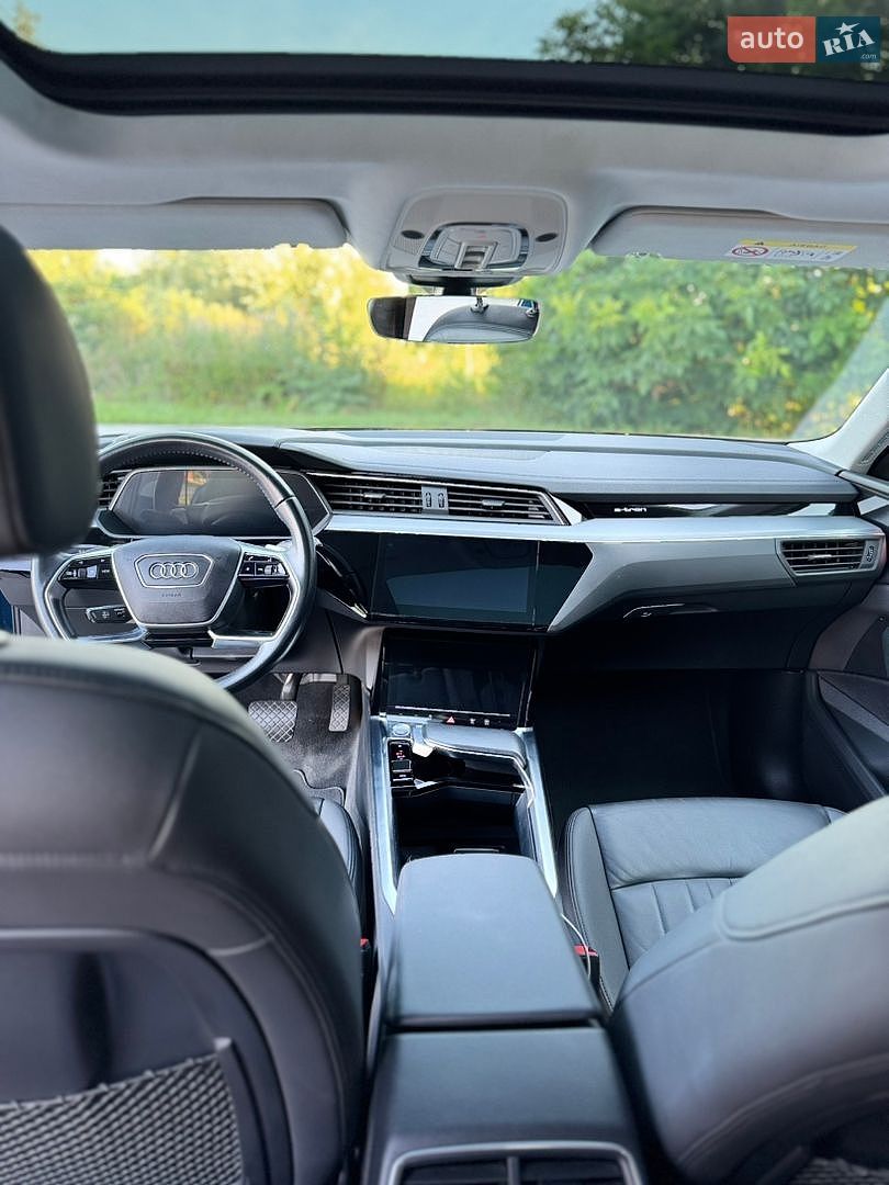 Audi e-tron 2019 VIN WAUZZZGEXLB007563 фото оголошення 13 з 20