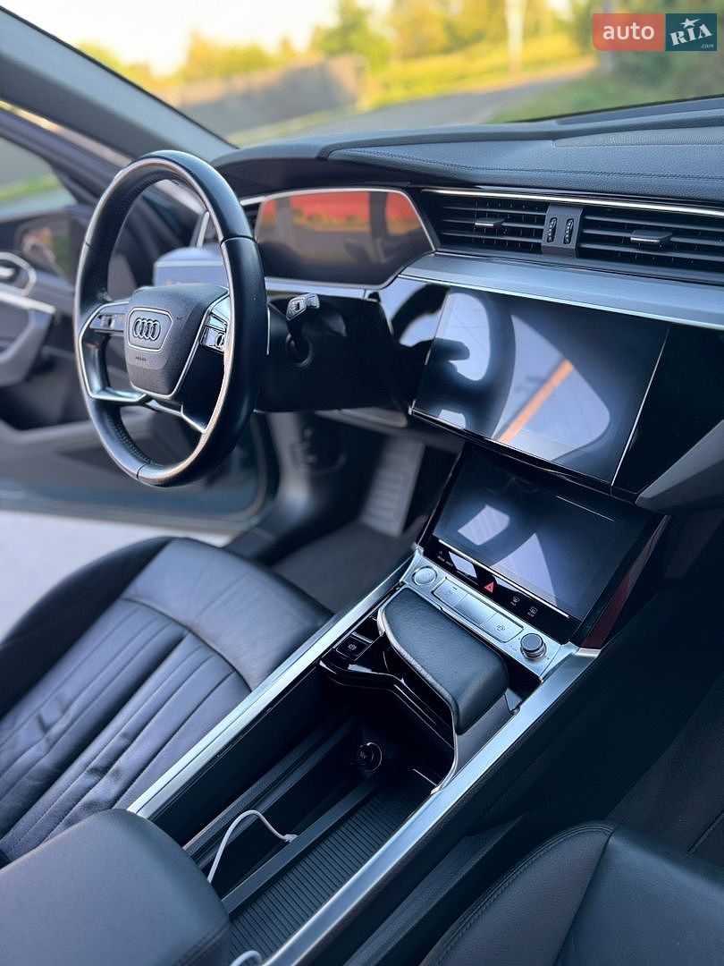 Audi e-tron 2019 VIN WAUZZZGEXLB007563 фото оголошення 8 з 20