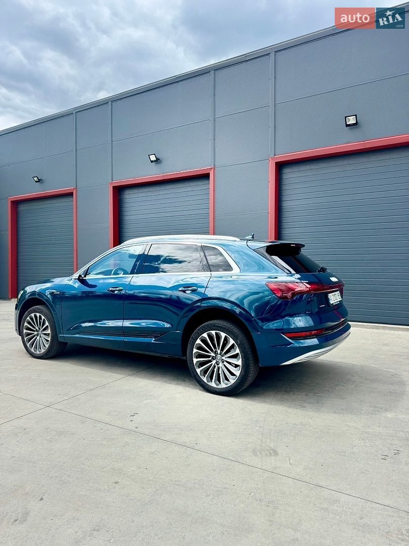Audi e-tron 2019 VIN WAUZZZGEXLB007563 фото оголошення 2 з 20