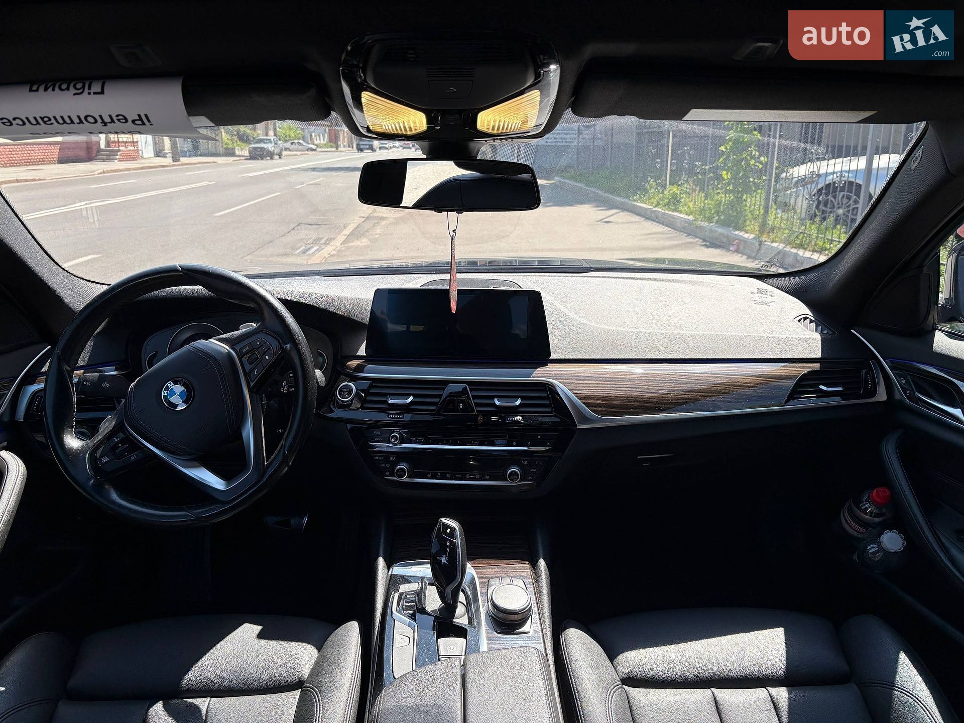 BMW 5 Series 2019 VIN WBAJA9C57KB399054 фото оголошення 8 з 20