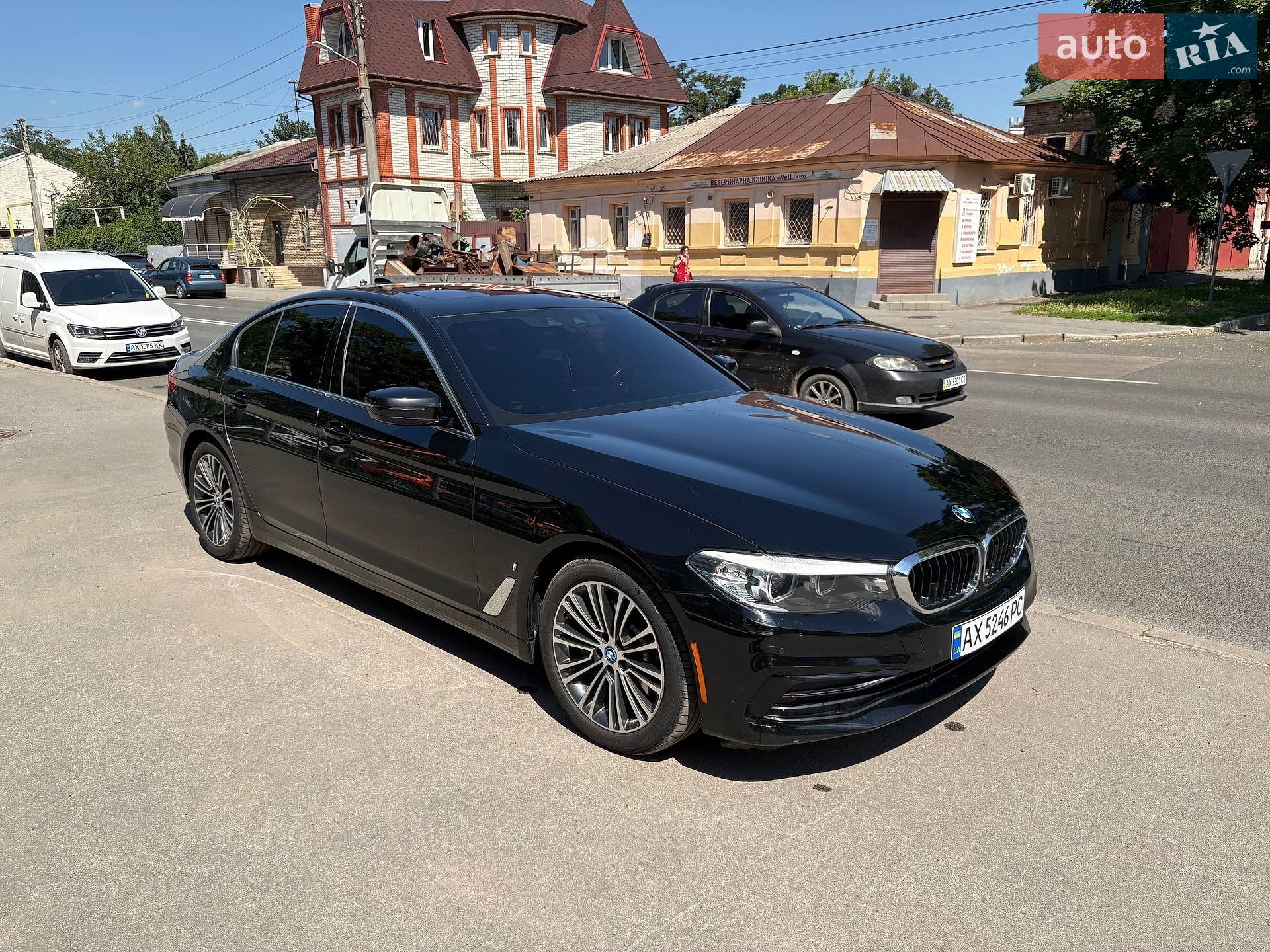 BMW 5 Series 2019 VIN WBAJA9C57KB399054 фото оголошення 12 з 20