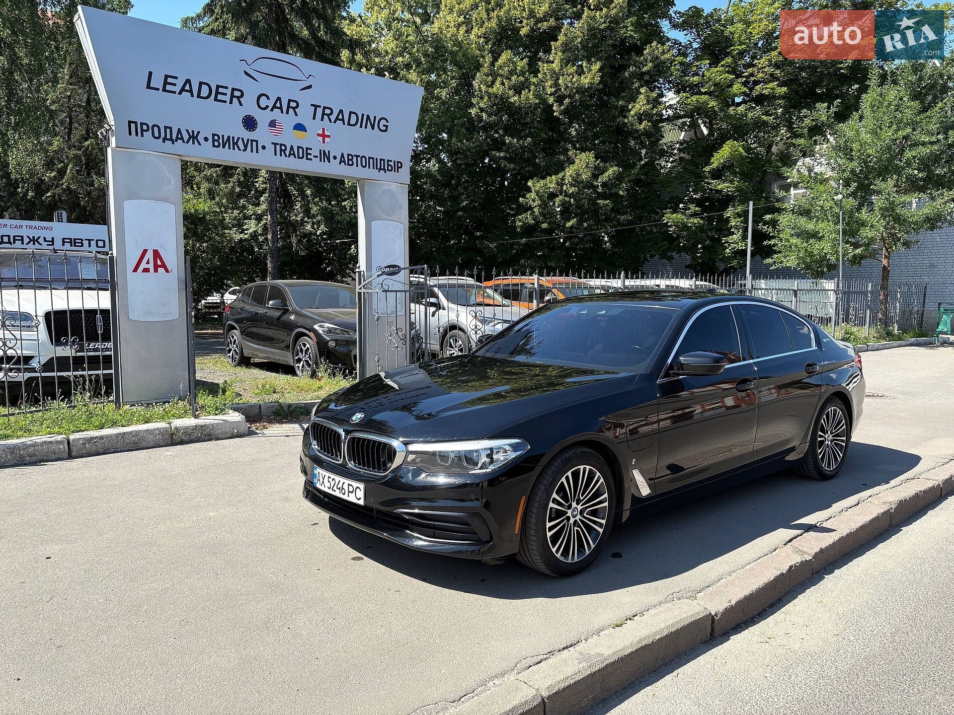 BMW 5 Series 2019 VIN WBAJA9C57KB399054 фото оголошення 13 з 20
