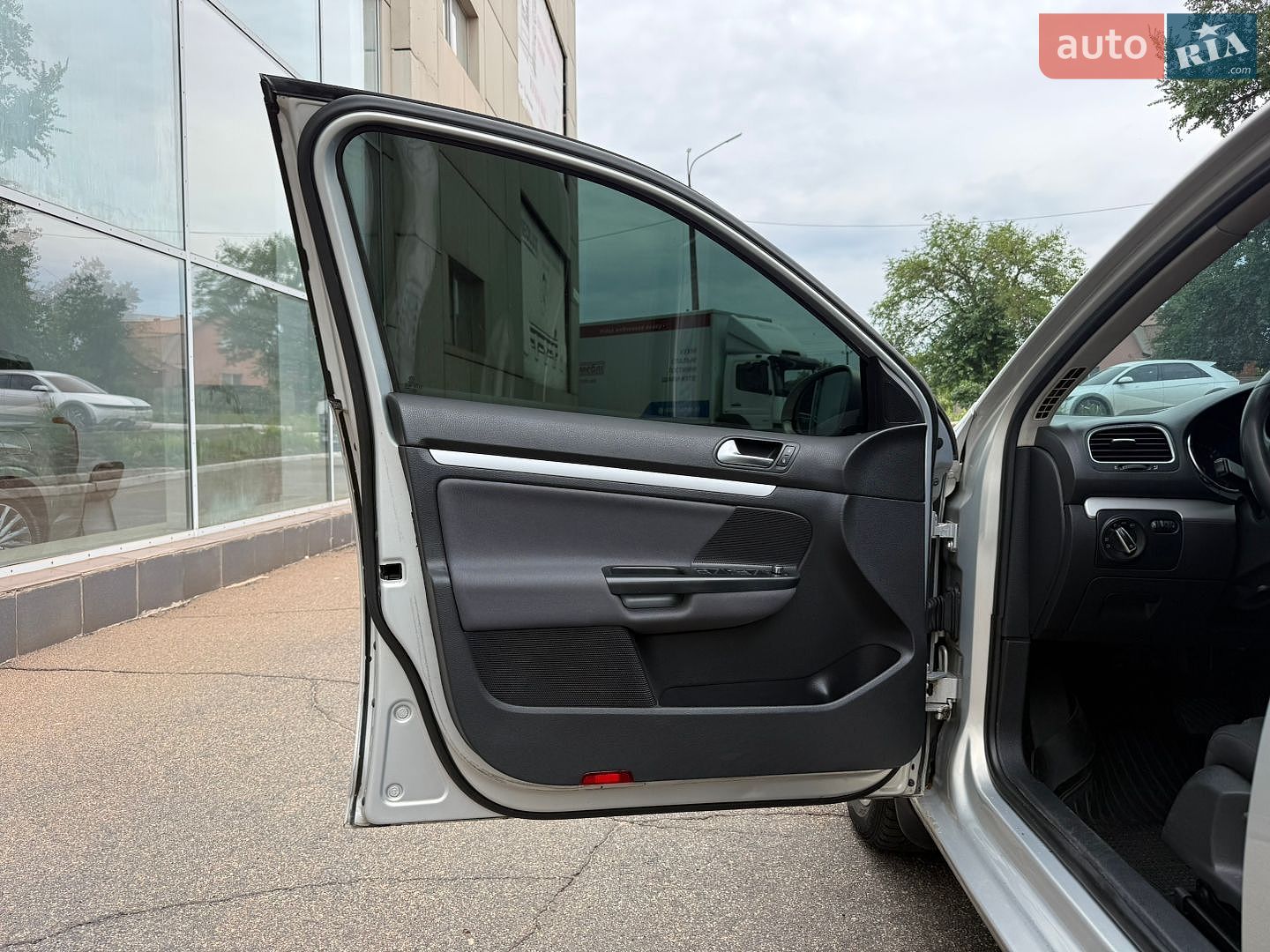 Volkswagen Golf 2010 VIN WVWZZZ1KZAM608160 фото оголошення 19 з 34