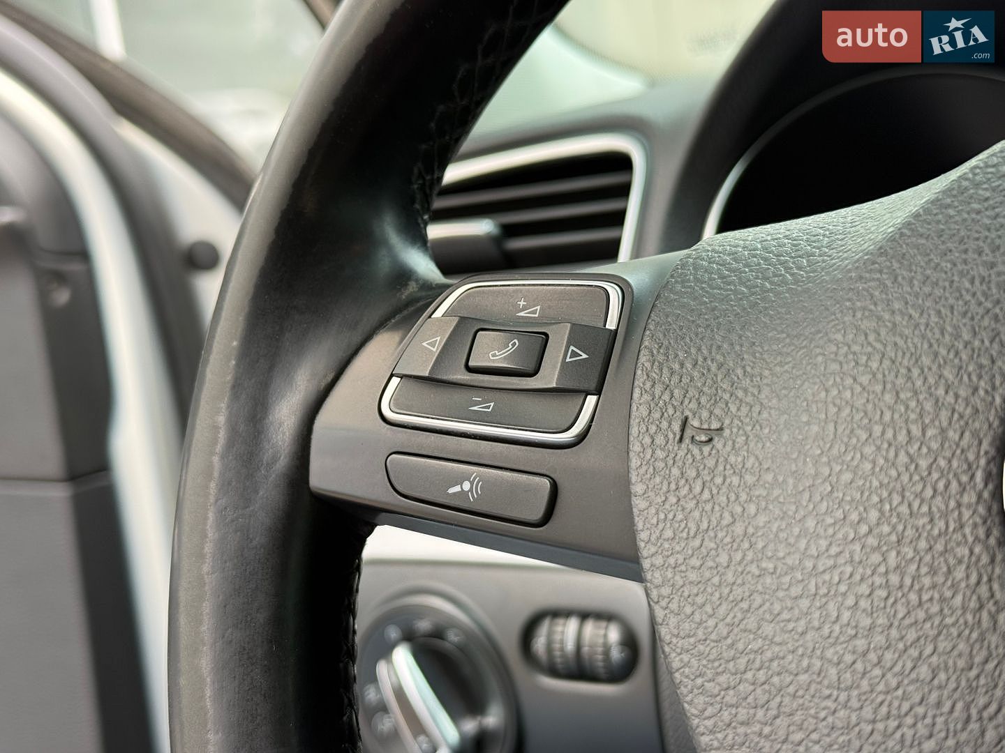 Volkswagen Golf 2010 VIN WVWZZZ1KZAM608160 фото оголошення 26 з 34