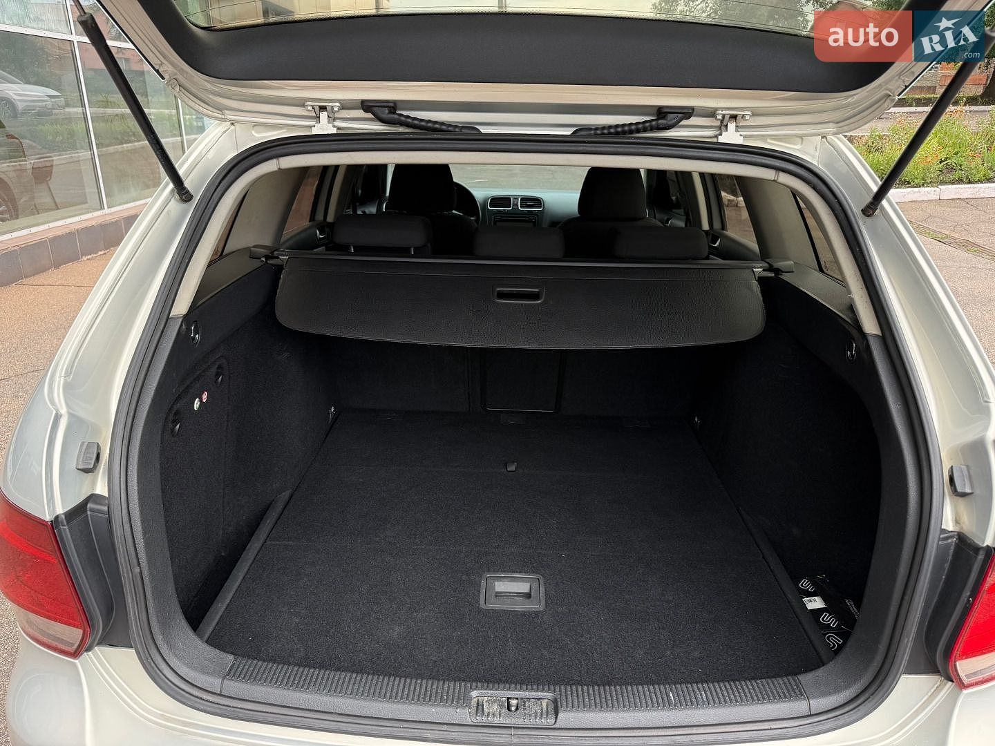 Volkswagen Golf 2010 VIN WVWZZZ1KZAM608160 фото оголошення 32 з 34