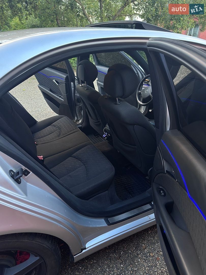 Mercedes-Benz E-Class 2005 VIN WDB2110061A902260 фото оголошення 10 з 12