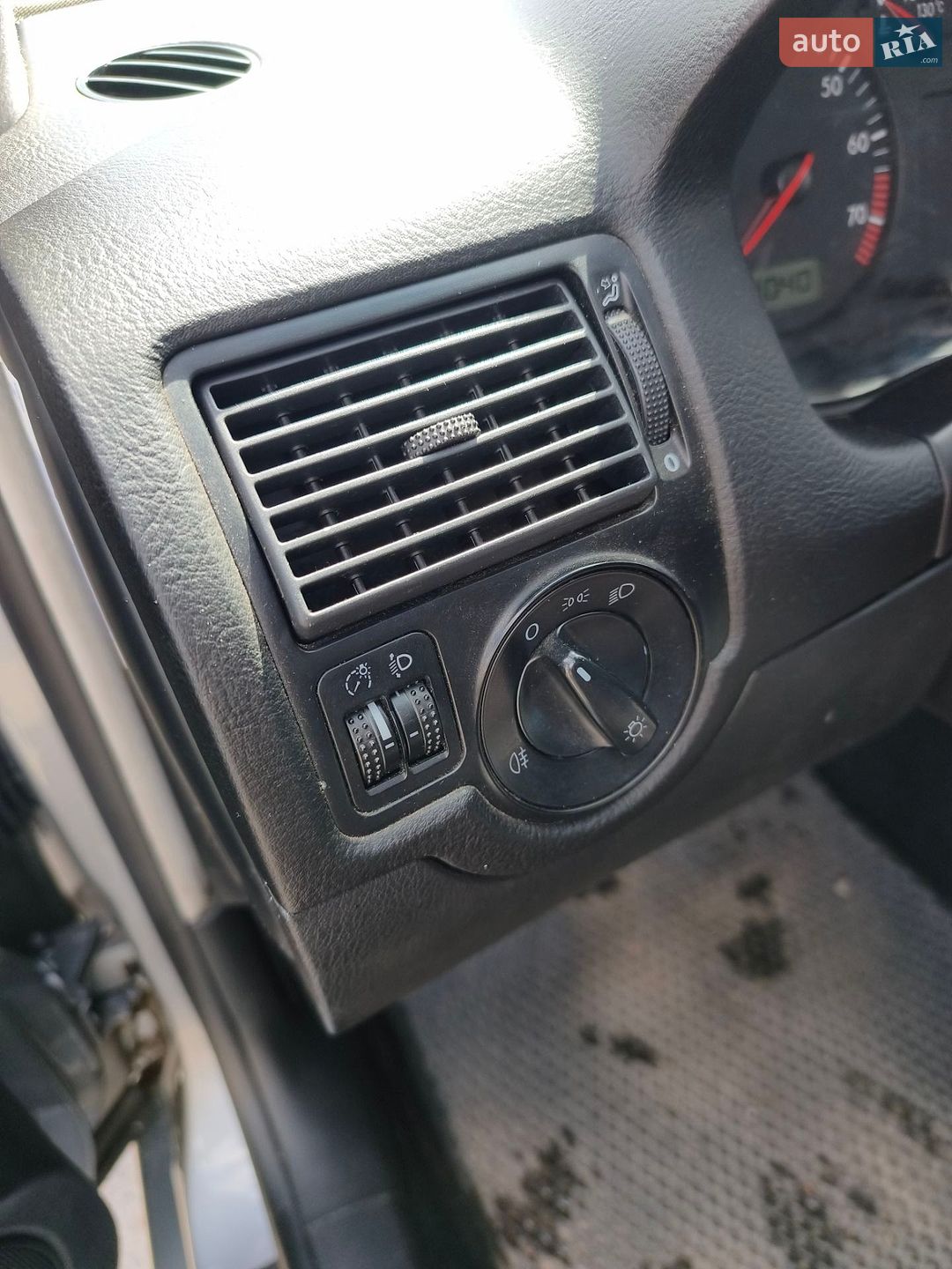 Volkswagen Golf 2004 VIN WVWZZZ1JZ4W160344 фото оголошення 18 з 37