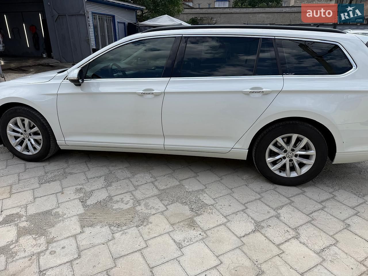 Volkswagen Passat 2015 VIN WVWZZZ3CZFE464875 фото оголошення 3 з 10