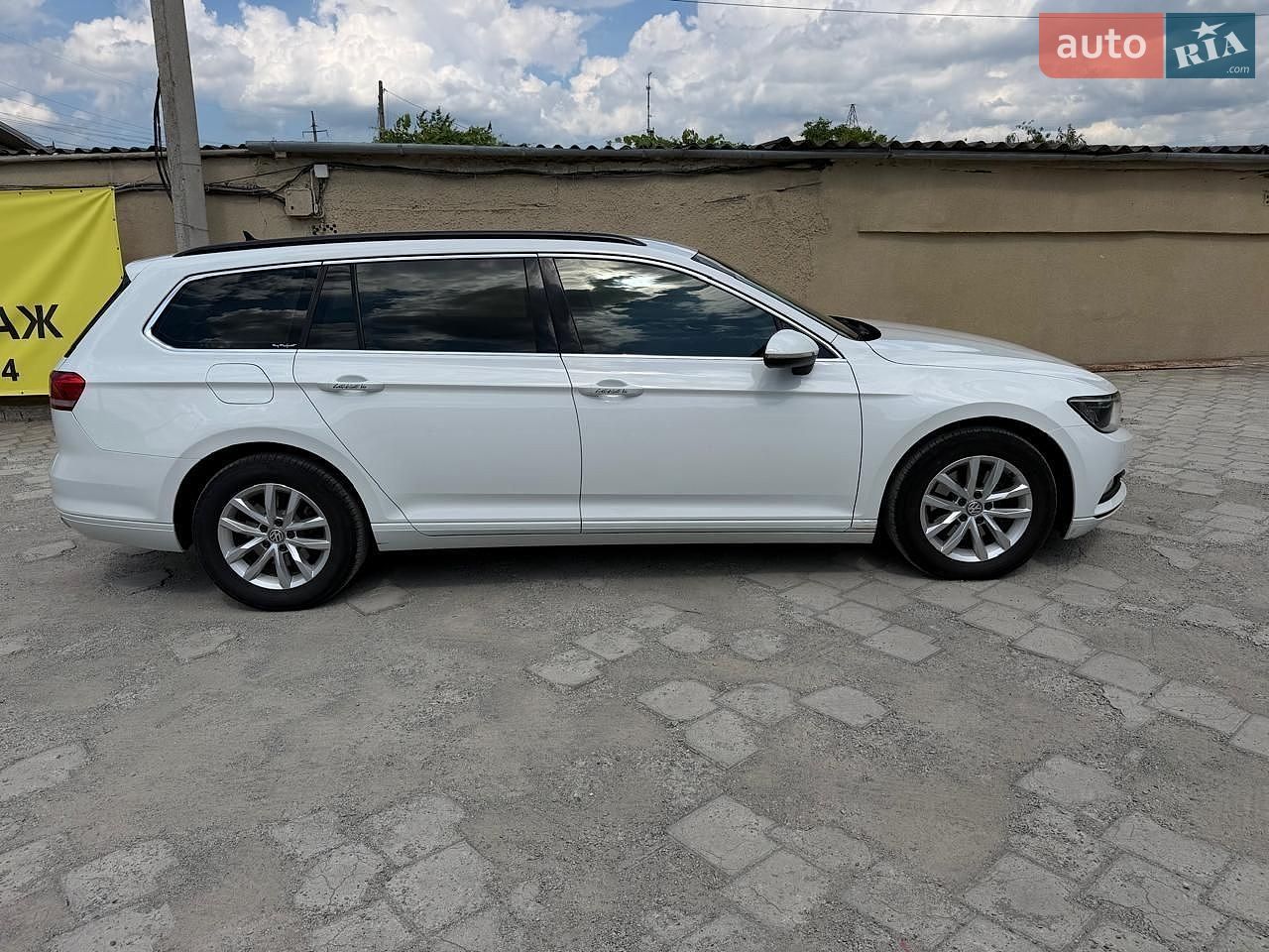 Volkswagen Passat 2015 VIN WVWZZZ3CZFE464875 фото оголошення 4 з 10