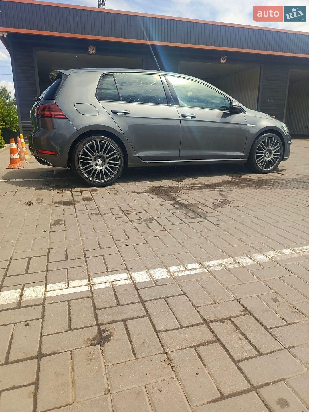 Volkswagen e-Golf 2018 VIN WVWZZZAUZJW909682 фото оголошення 34 з 51