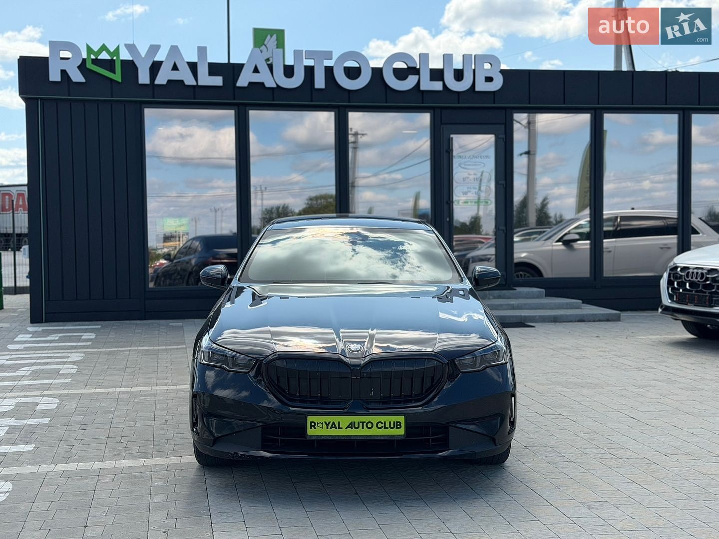 BMW 5 Series 2024 VIN WBA11FJ090CR69987 фото оголошення 2 з 34