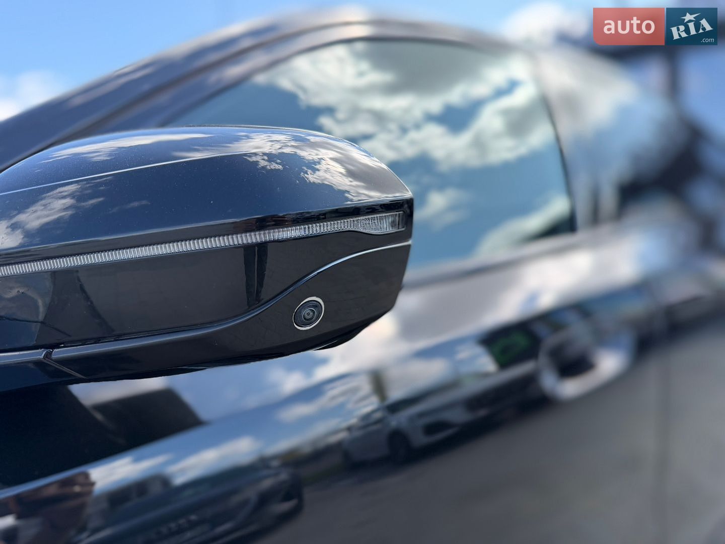BMW 5 Series 2024 VIN WBA11FJ090CR69987 фото оголошення 14 з 34