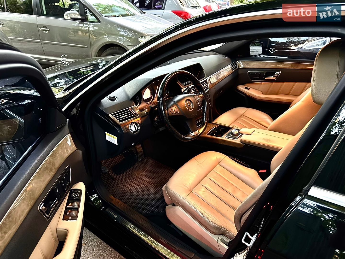 Mercedes-Benz E-Class 2010 VIN WDDHF8HB3AA233426 фото оголошення 7 з 16