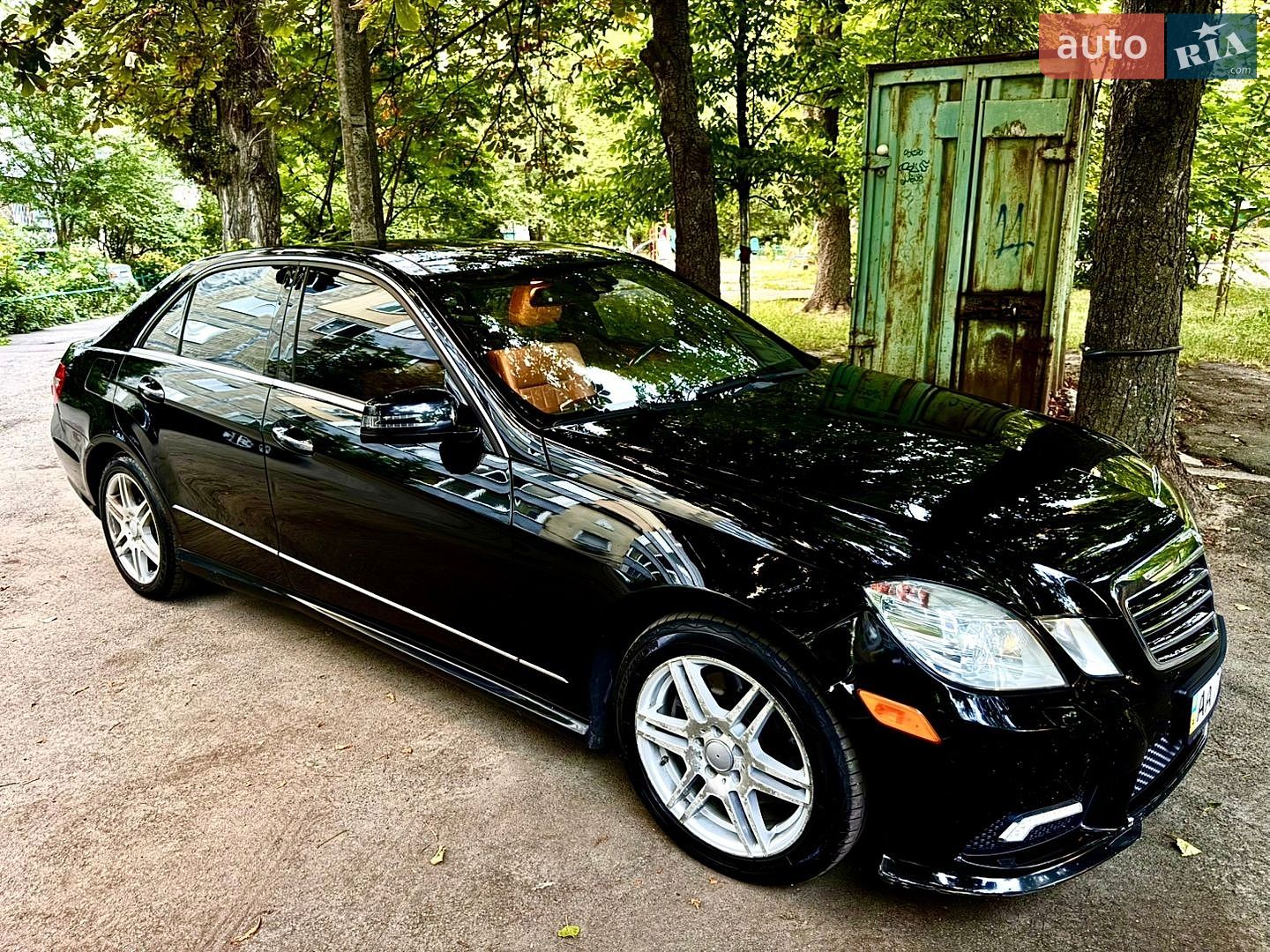 Mercedes-Benz E-Class 2010 VIN WDDHF8HB3AA233426 фото оголошення 2 з 16