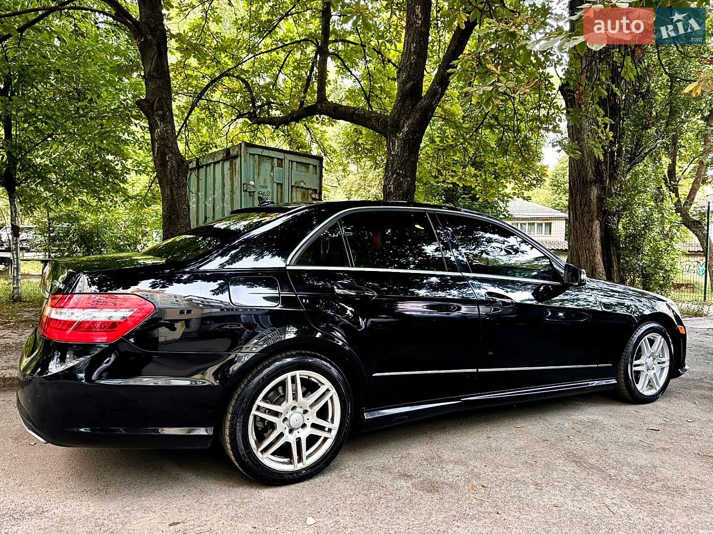 Mercedes-Benz E-Class 2010 VIN WDDHF8HB3AA233426 фото оголошення 4 з 16