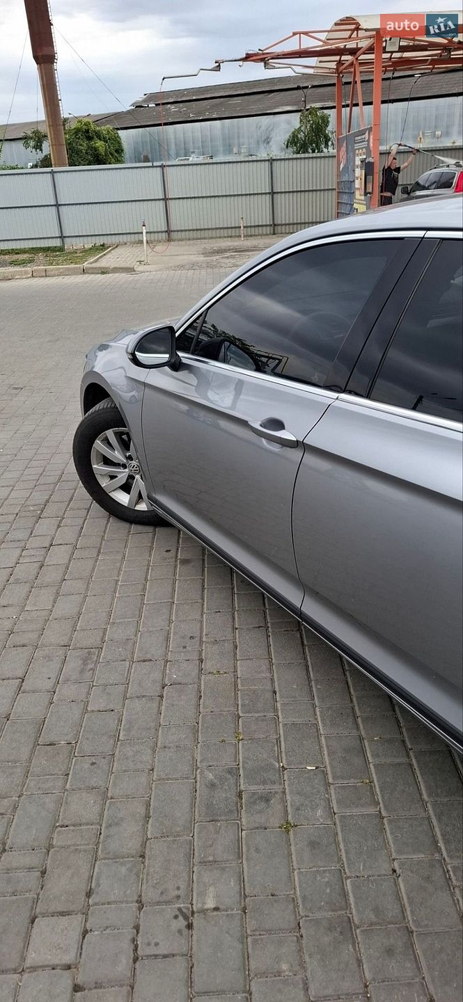 Volkswagen Passat 2018 VIN WVWZZZ3CZKE040656 фото оголошення 9 з 20