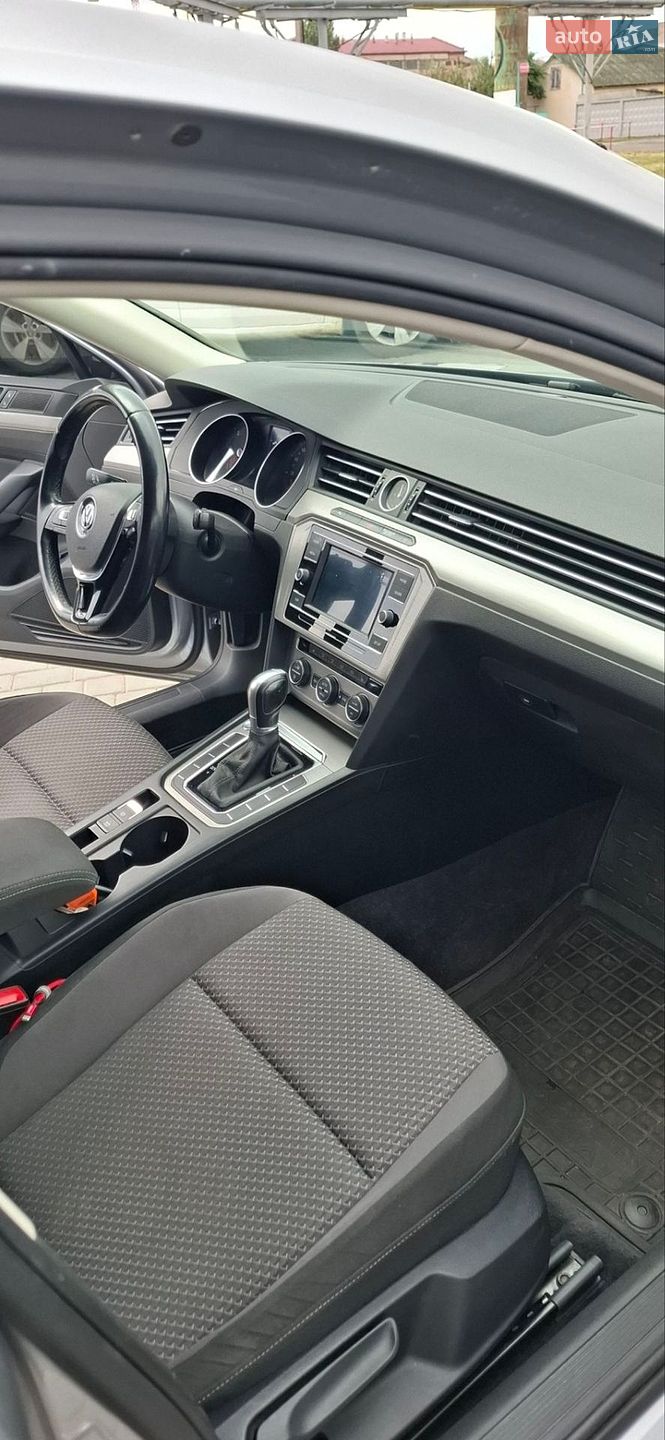 Volkswagen Passat 2018 VIN WVWZZZ3CZKE040656 фото оголошення 15 з 20