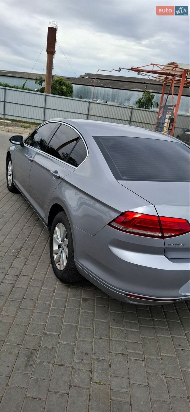Volkswagen Passat 2018 VIN WVWZZZ3CZKE040656 фото оголошення 17 з 20