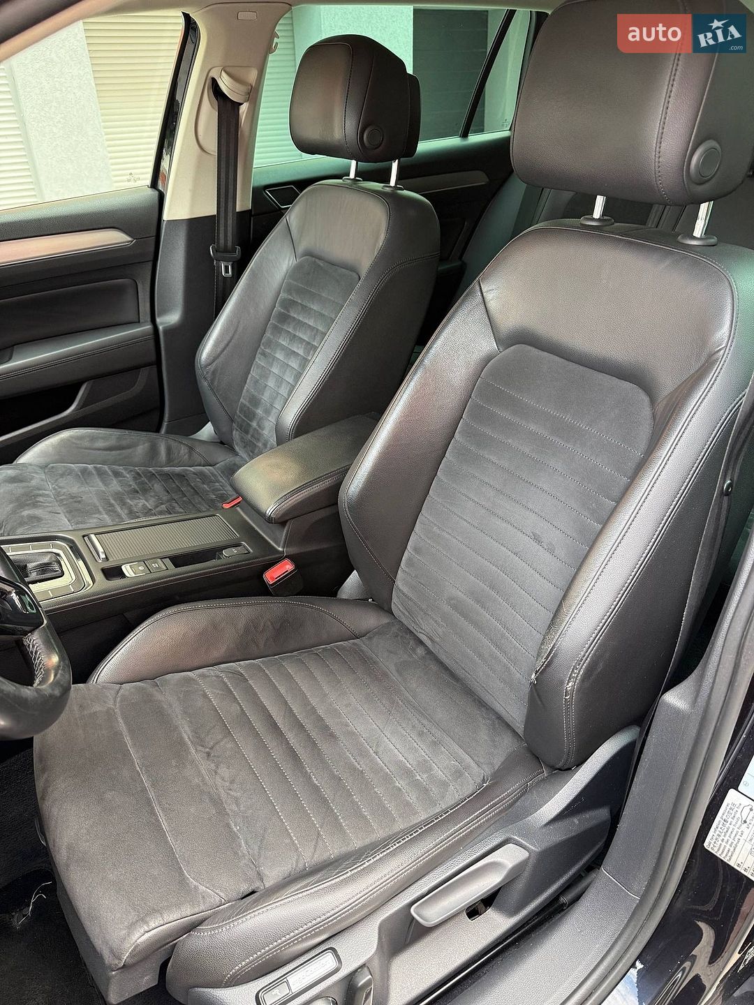 Volkswagen Passat 2017 VIN WVWZZZ3CZJE045314 фото оголошення 28 з 32