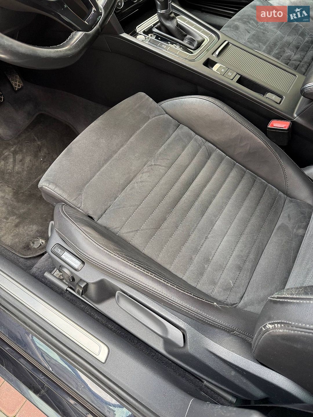 Volkswagen Passat 2017 VIN WVWZZZ3CZJE045314 фото оголошення 27 з 32