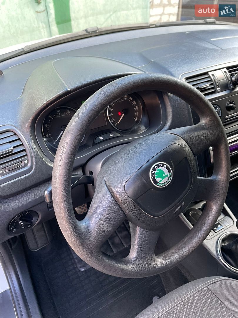 Skoda Fabia 2012 VIN Y6UJC45J7CB503912 фото оголошення 8 з 11
