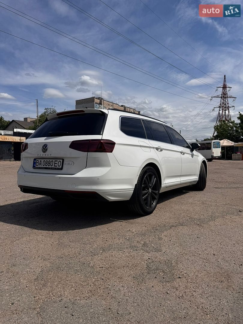 Volkswagen Passat 2020 VIN WVWZZZ3CZME051874 фото оголошення 8 з 32