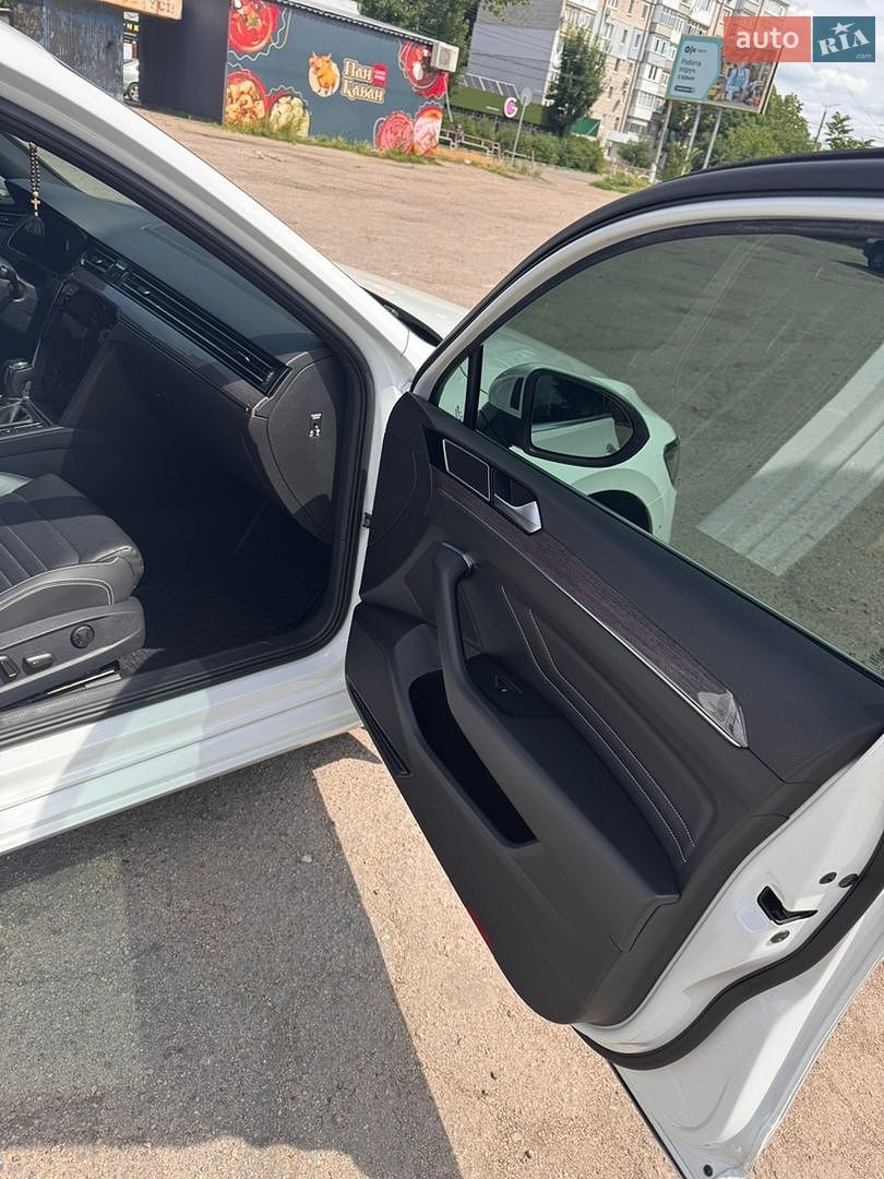 Volkswagen Passat 2020 VIN WVWZZZ3CZME051874 фото оголошення 17 з 32