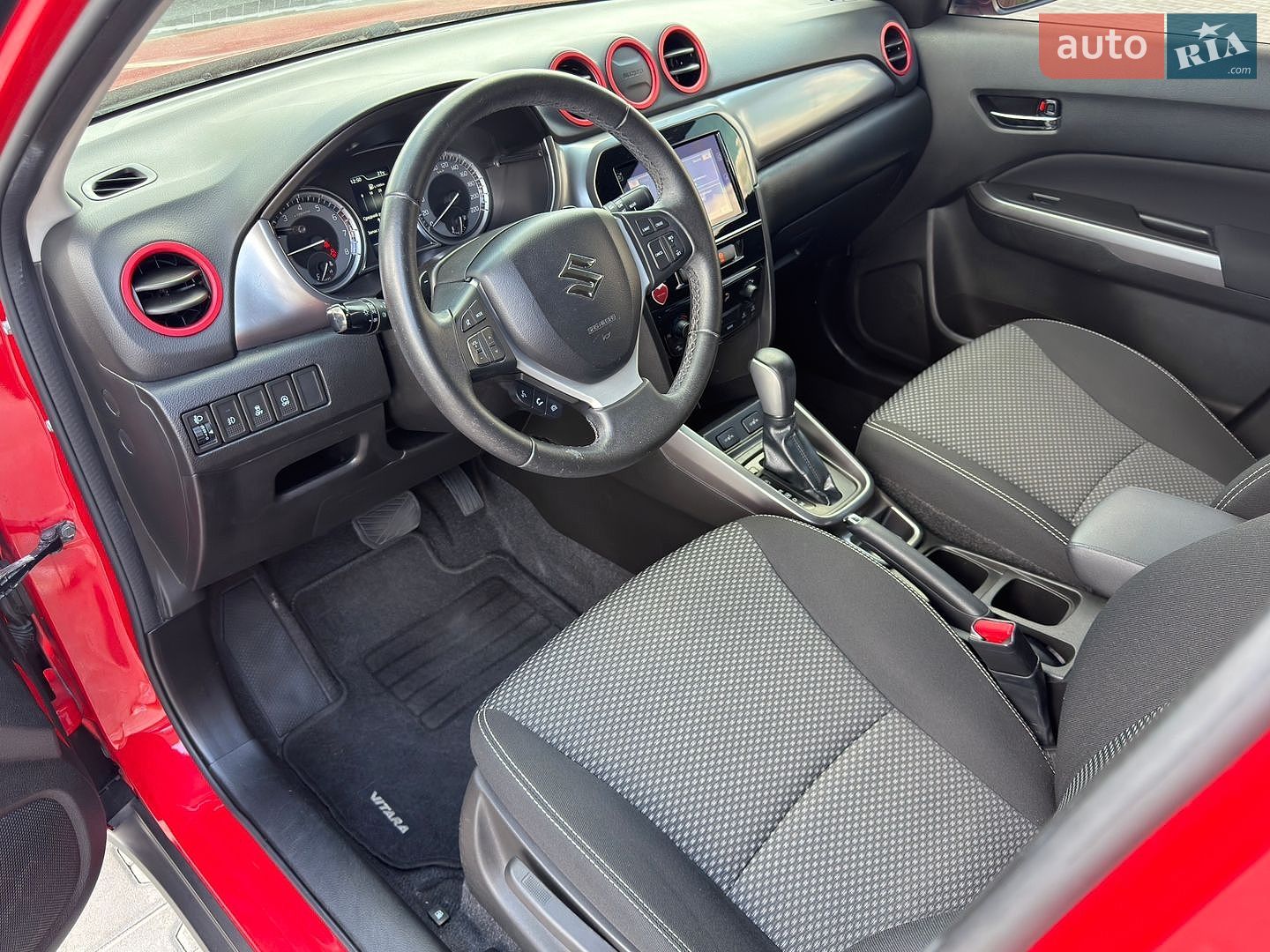 Suzuki Vitara 2019 VIN TSMLYD01S00674108 фото оголошення 9 з 15