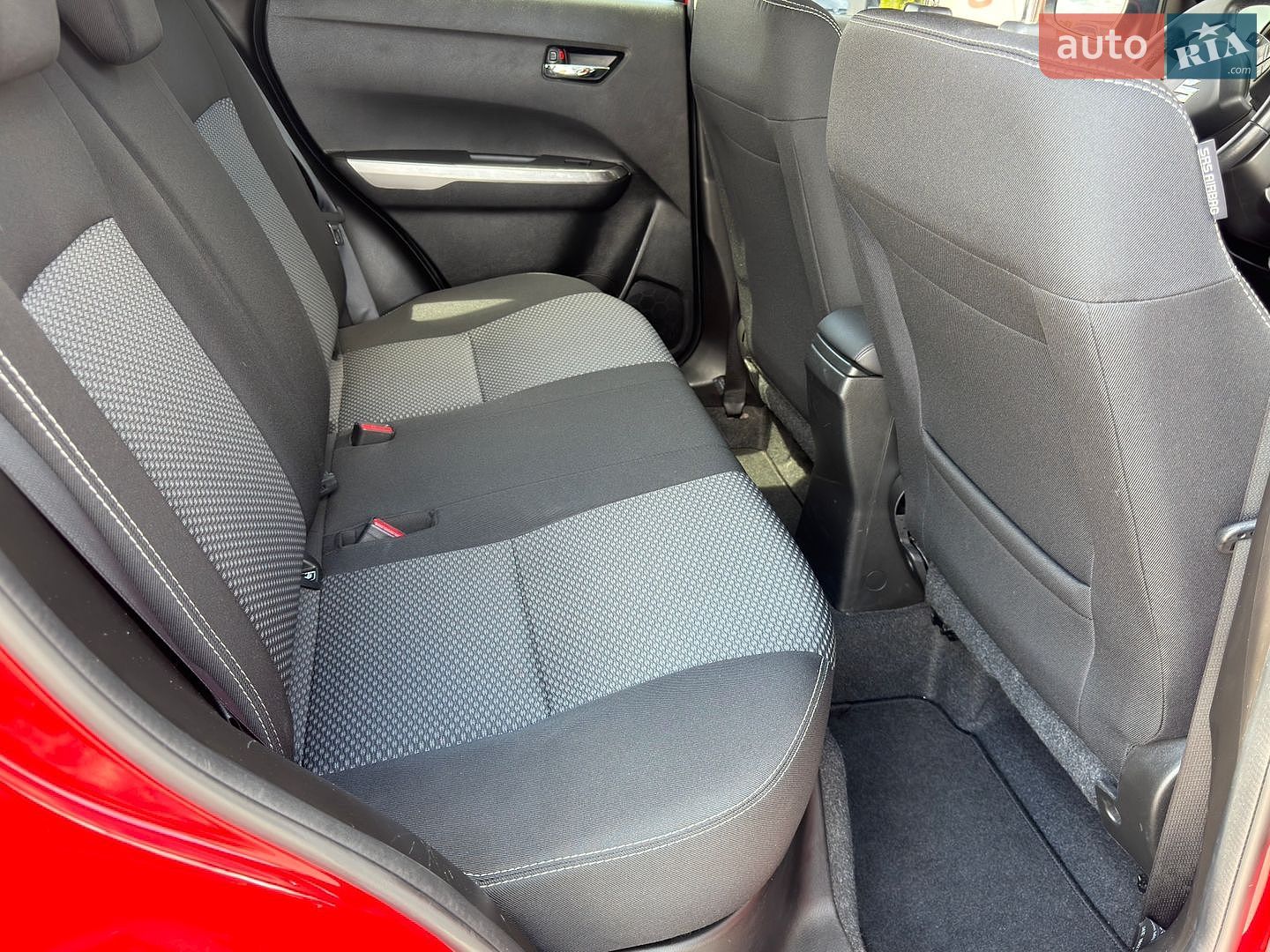 Suzuki Vitara 2019 VIN TSMLYD01S00674108 фото оголошення 12 з 15