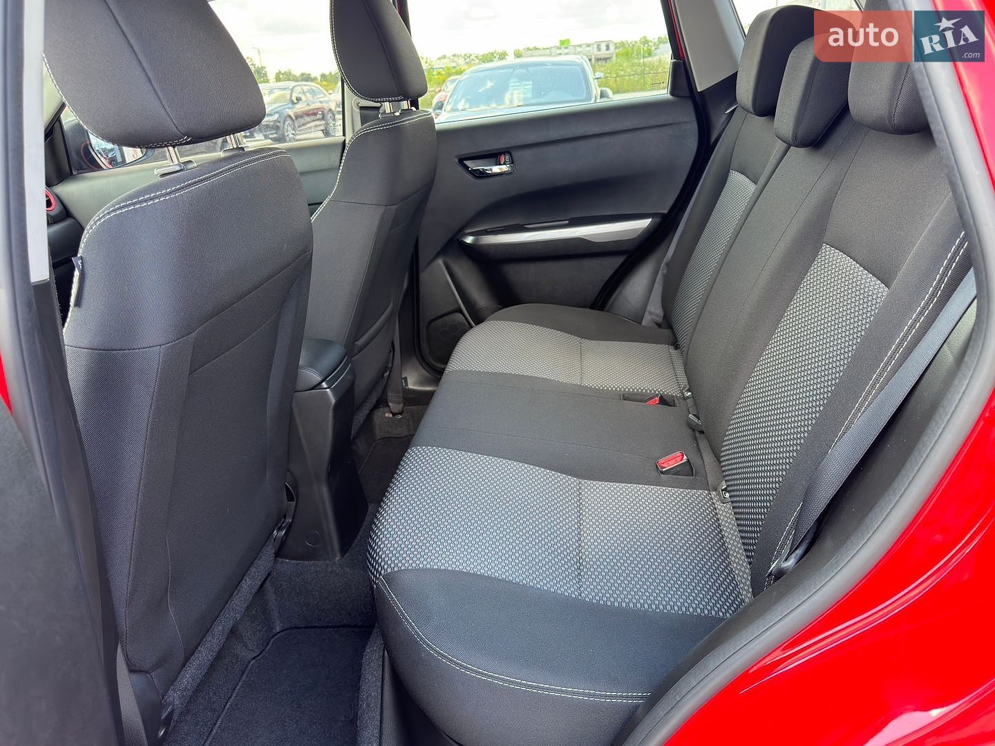 Suzuki Vitara 2019 VIN TSMLYD01S00674108 фото оголошення 10 з 15