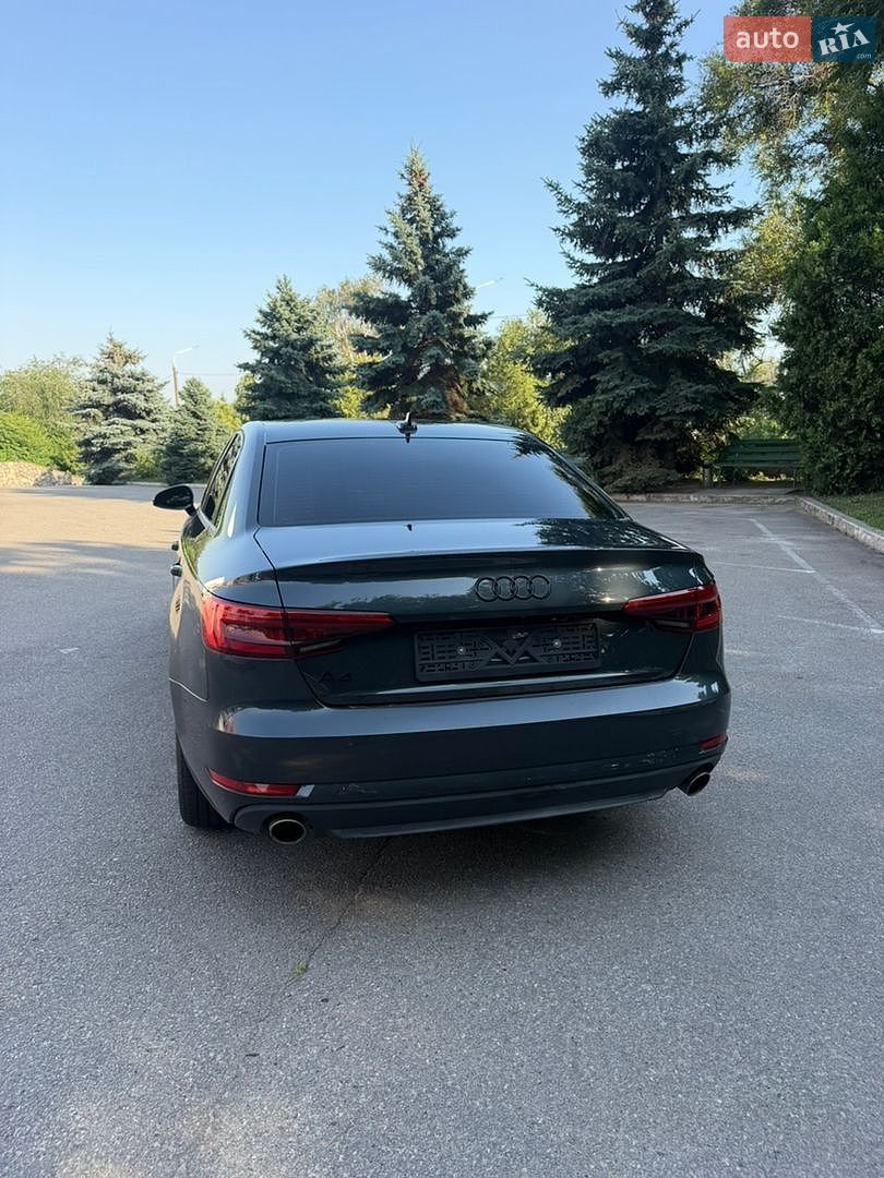 Audi A4 2016 VIN WAUGNAF48HN033338 фото оголошення 9 з 23