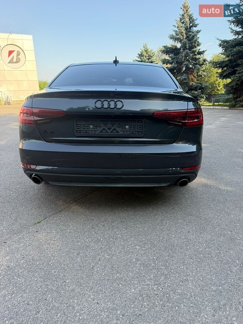 Audi A4 2016 VIN WAUGNAF48HN033338 фото оголошення 12 з 23
