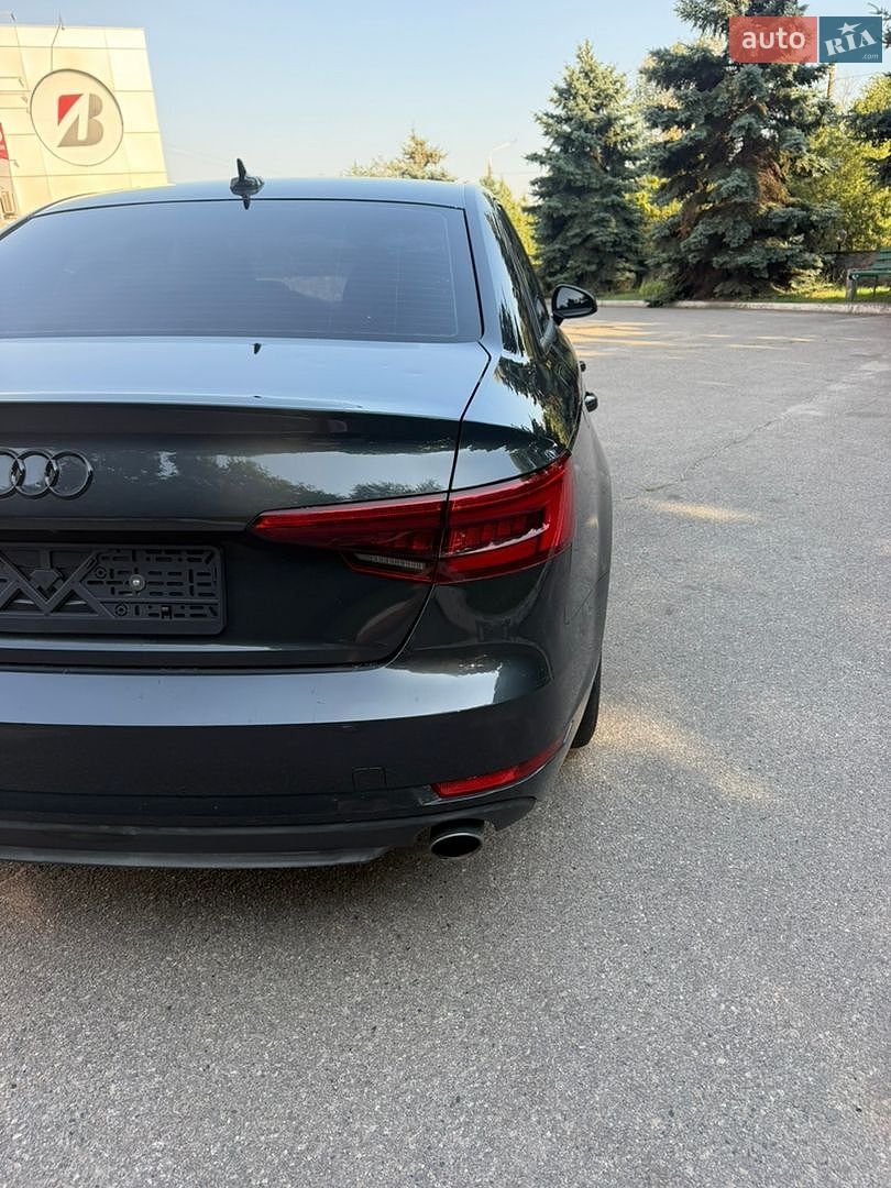 Audi A4 2016 VIN WAUGNAF48HN033338 фото оголошення 13 з 23