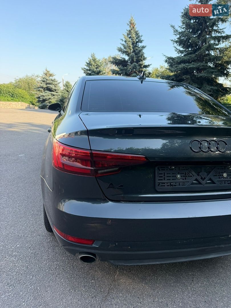 Audi A4 2016 VIN WAUGNAF48HN033338 фото оголошення 11 з 23