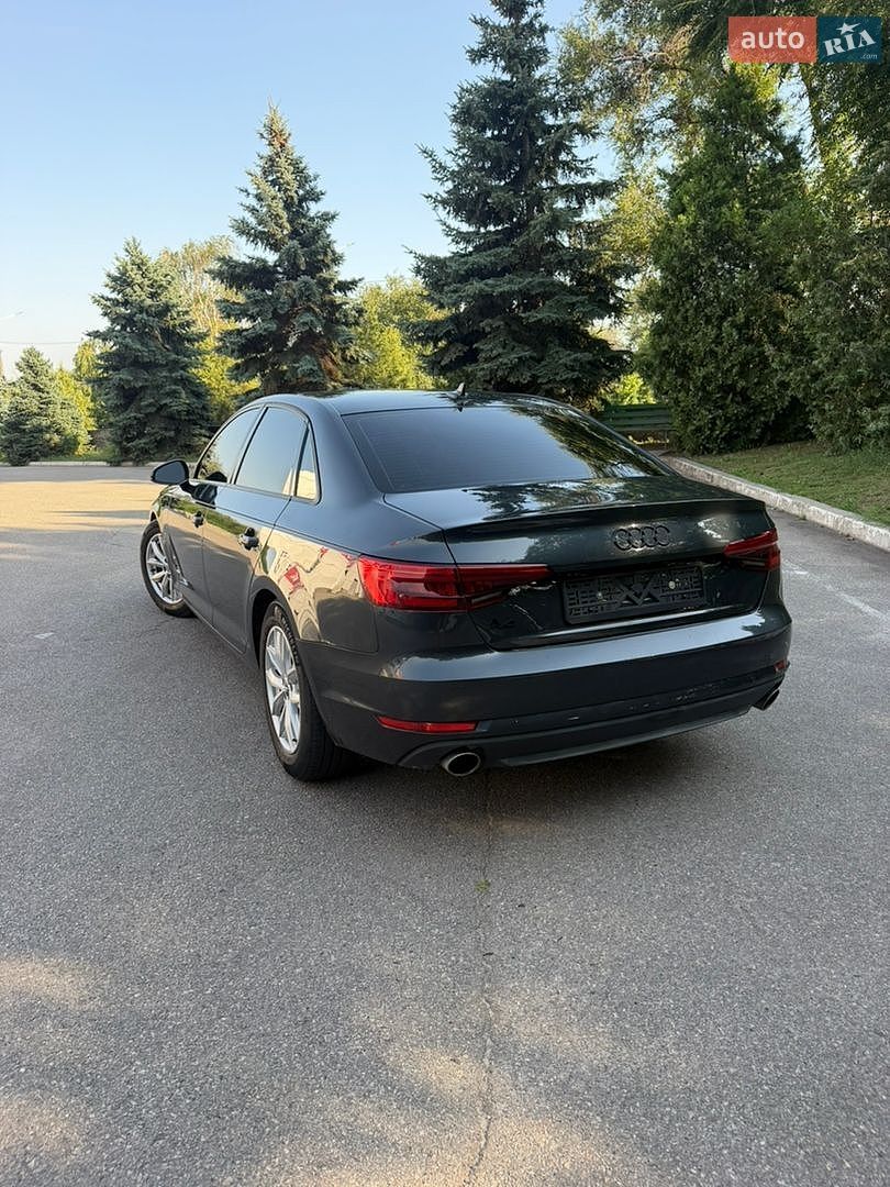Audi A4 2016 VIN WAUGNAF48HN033338 фото оголошення 10 з 23