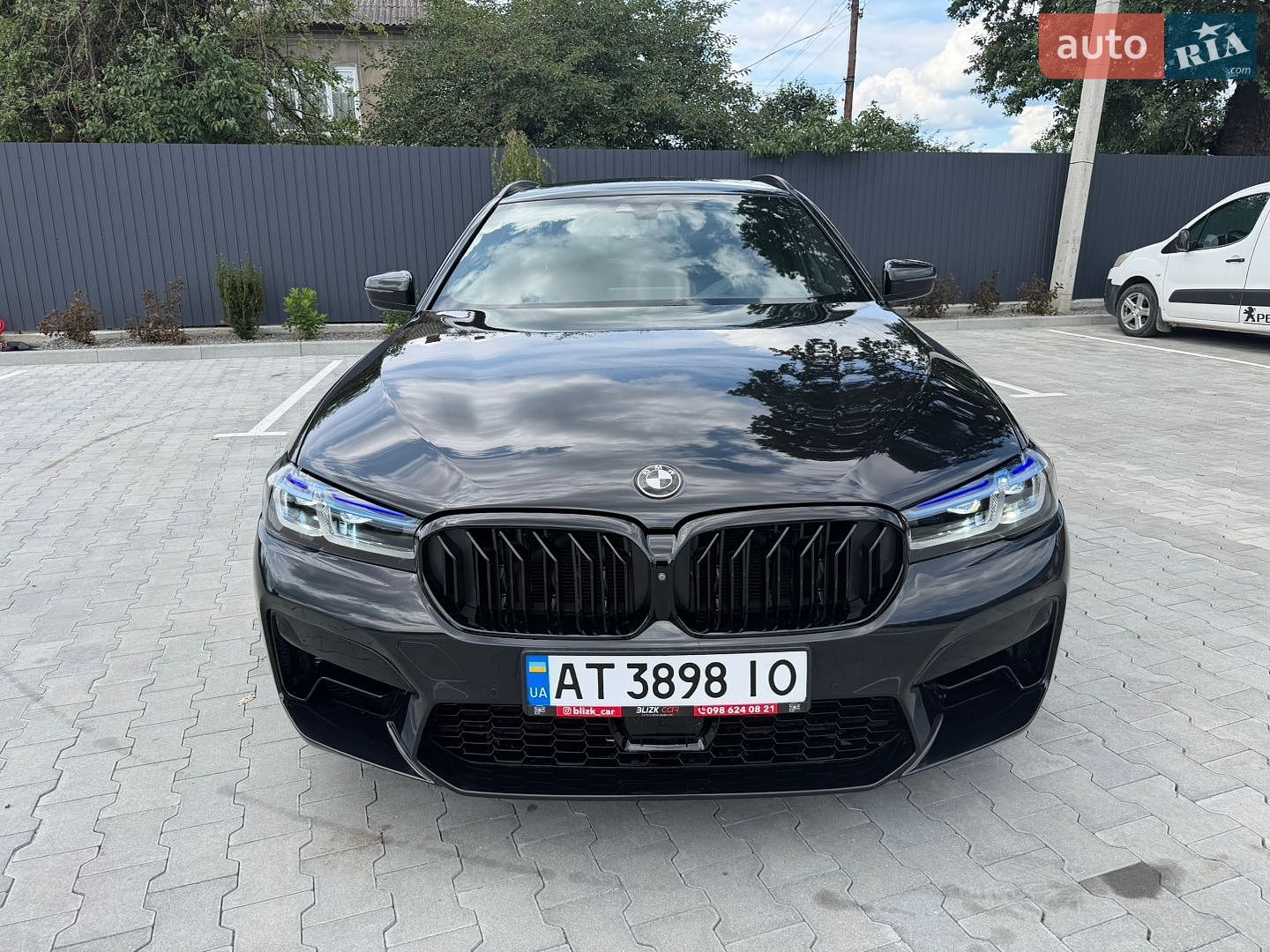 BMW 5 Series 2017 VIN WBAJN51030G973654 фото оголошення 4 з 48