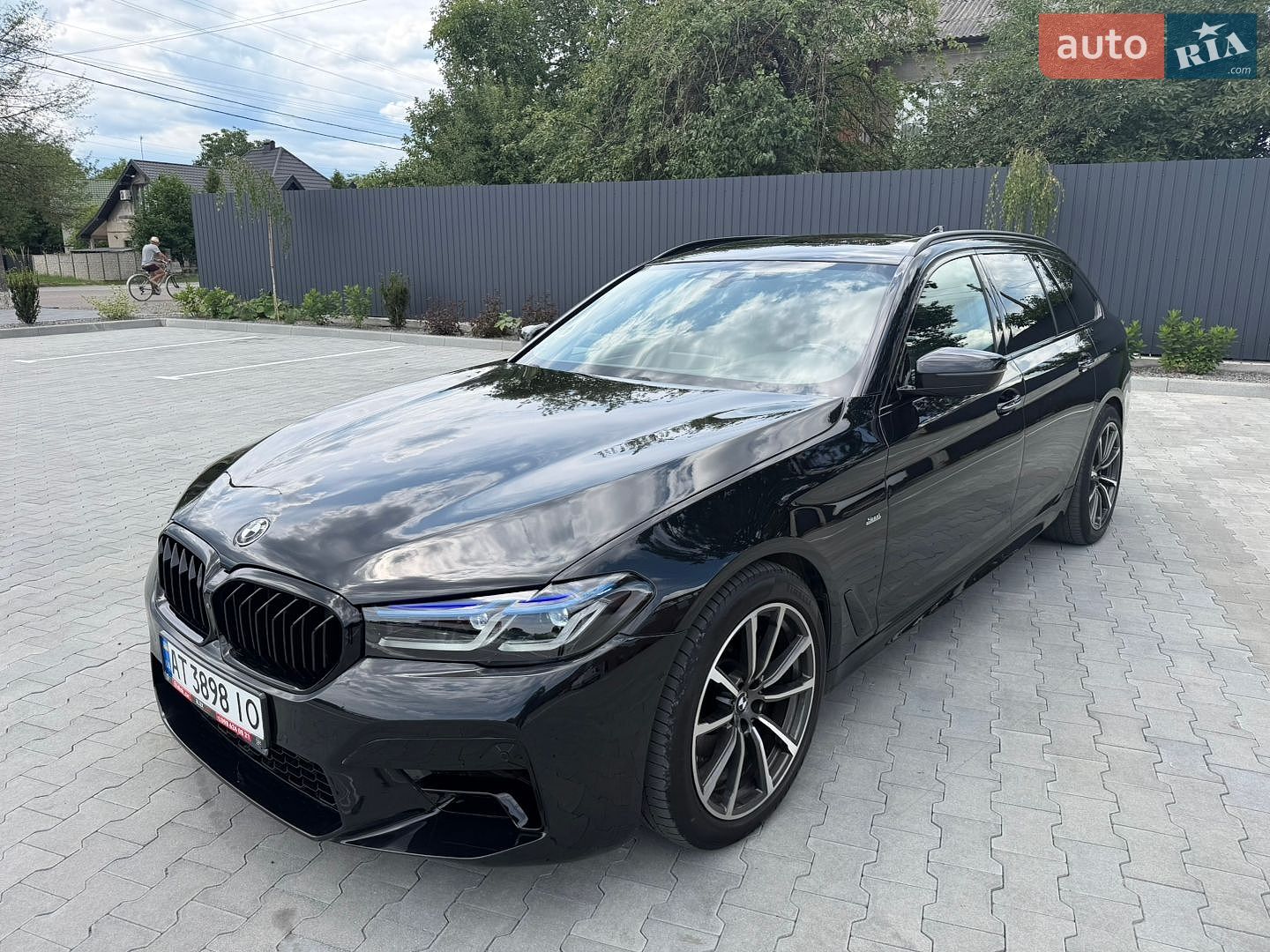 BMW 5 Series 2017 VIN WBAJN51030G973654 фото оголошення 19 з 48