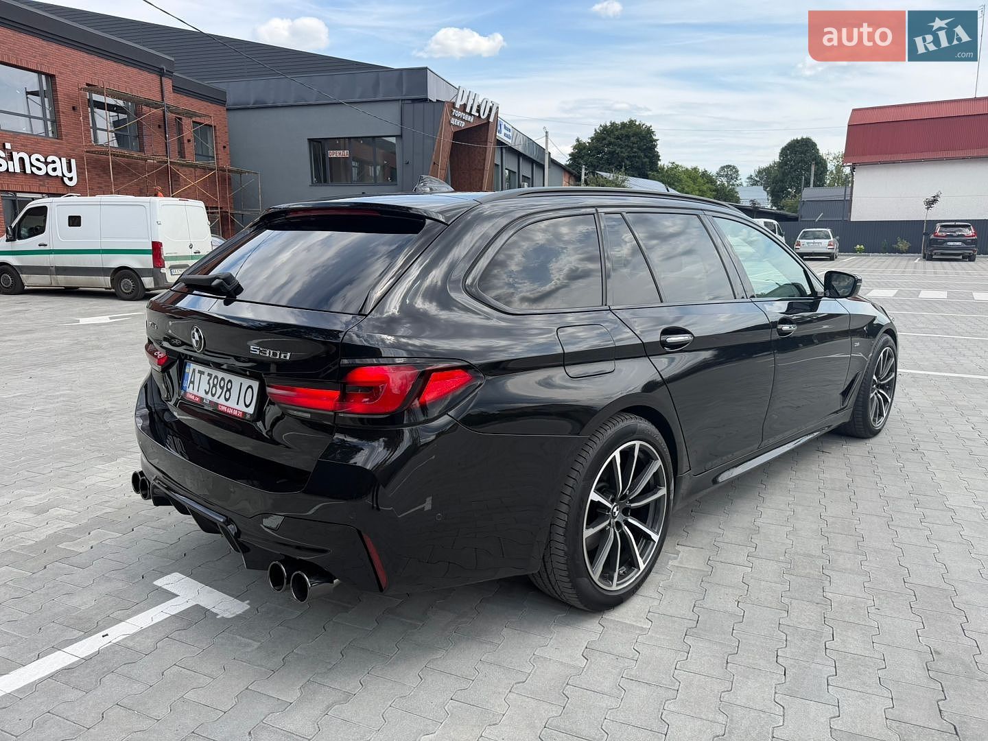 BMW 5 Series 2017 VIN WBAJN51030G973654 фото оголошення 23 з 48