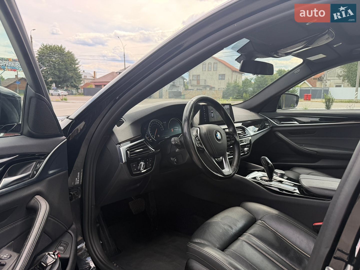 BMW 5 Series 2017 VIN WBAJN51030G973654 фото оголошення 28 з 48