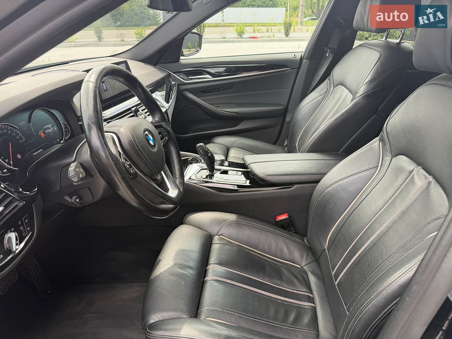 BMW 5 Series 2017 VIN WBAJN51030G973654 фото оголошення 30 з 48