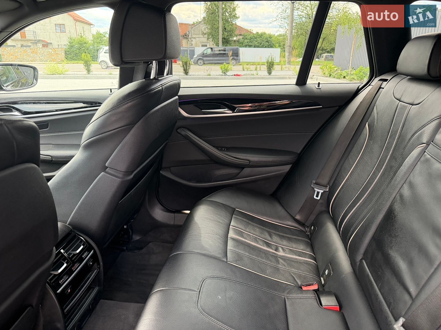 BMW 5 Series 2017 VIN WBAJN51030G973654 фото оголошення 36 з 48